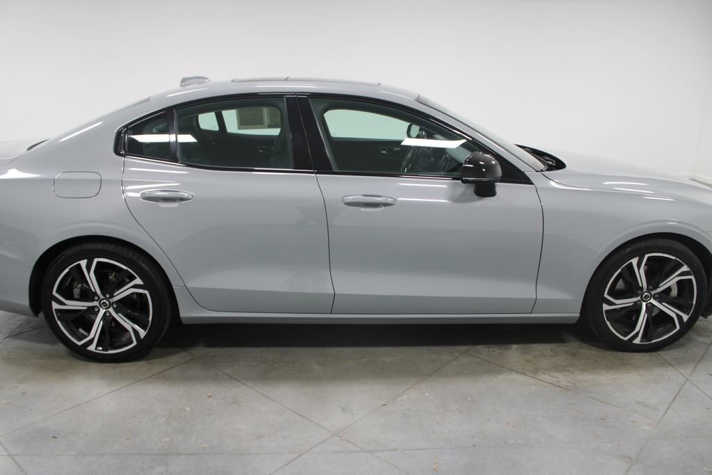 Used 2024 Volvo S60 B5 Core FWD image 11