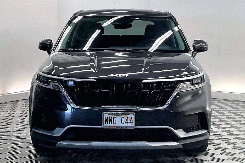 Used 2023 Kia Carnival LX FWD image 2