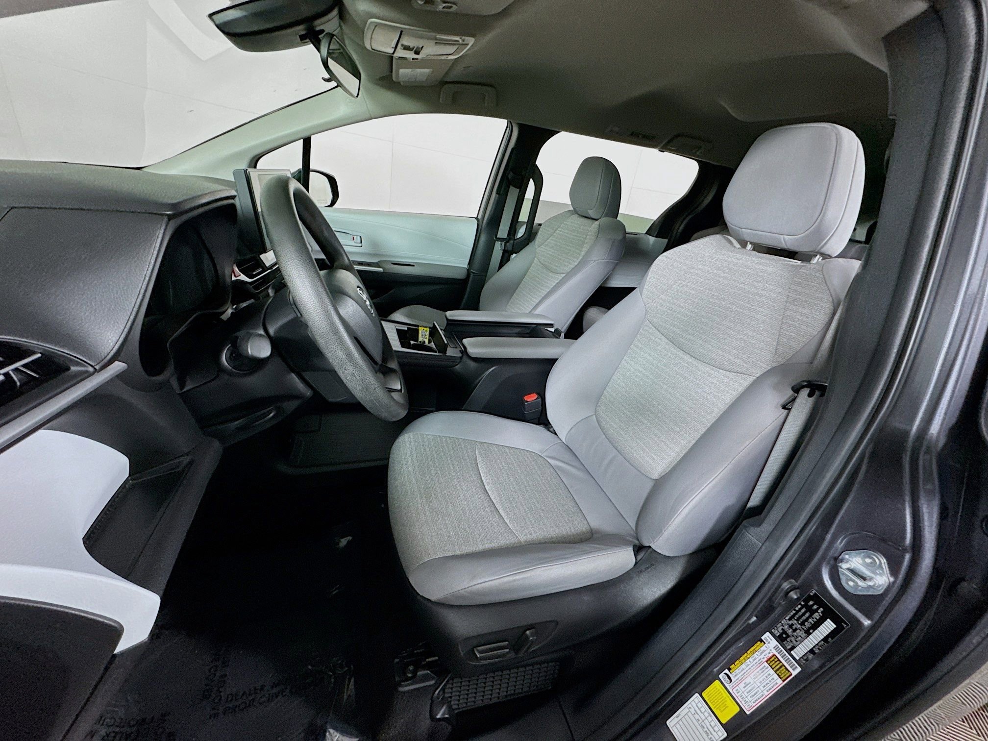 Certified 2025 Toyota Sienna LE image 12