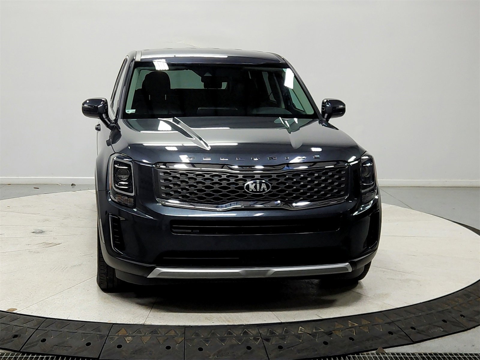 Used 2021 Kia Telluride LX image 2