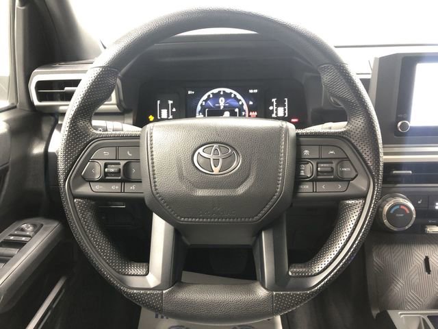 Used 2025 Toyota Tacoma SR5 AWD/4WD image 17