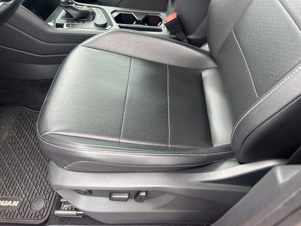Used 2018 Volkswagen Tiguan SE AWD/4WD image 17