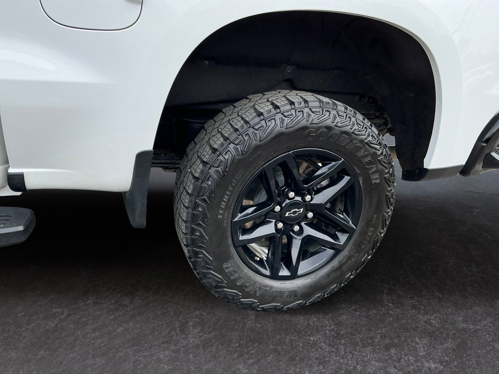 Used 2024 Chevrolet Silverado 1500 LT Trail Boss w/ Protection Package AWD/4WD image 9