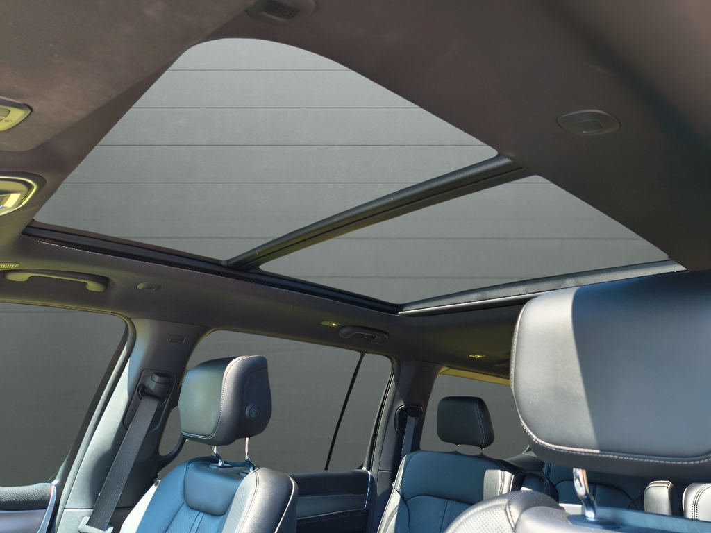 Used 2024 Jeep Wagoneer Series II RWD image 32