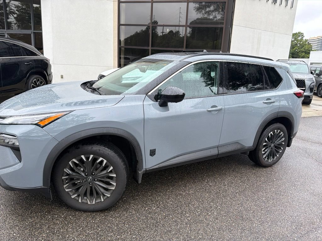 Used 2026 Nissan Rogue Dark Armor FWD image 9