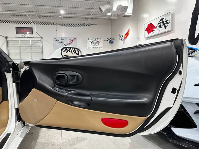 Used 2004 Chevrolet Corvette Convertible RWD image 14