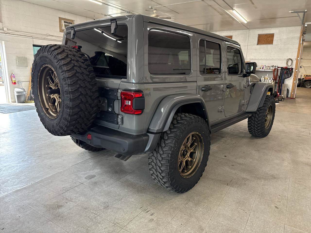 Used 2022 Jeep Wrangler Unlimited Rubicon w/ Xtreme Recon 35" Tire Package AWD/4WD image 81