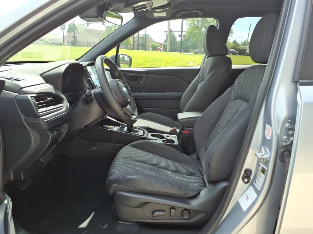Used 2025 Subaru Forester Premium AWD/4WD image 13