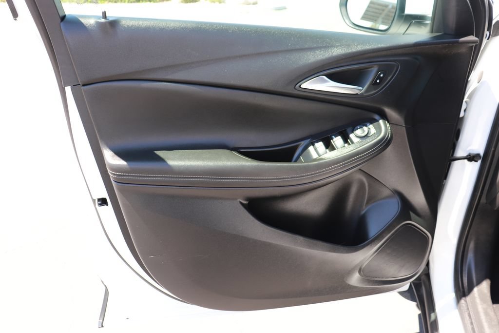 Used 2025 Buick Encore GX Preferred FWD image 9
