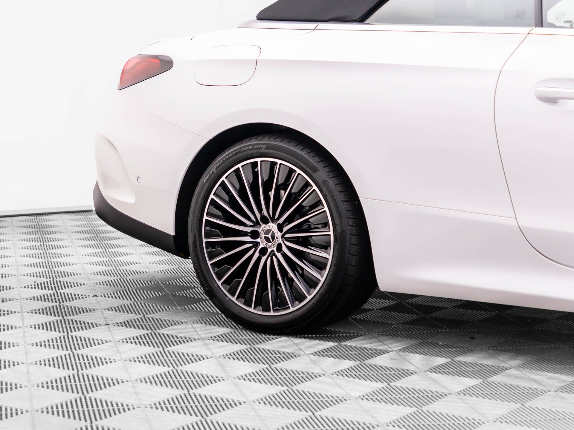 New 2027 Mercedes-Benz CLE 300 4MATIC Cabriolet image 33