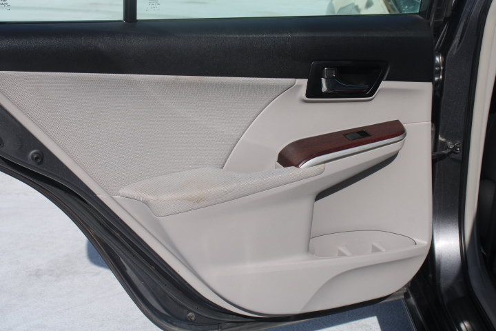 Used 2012 Toyota Camry XLE w/ Convenience Pkg FWD image 12