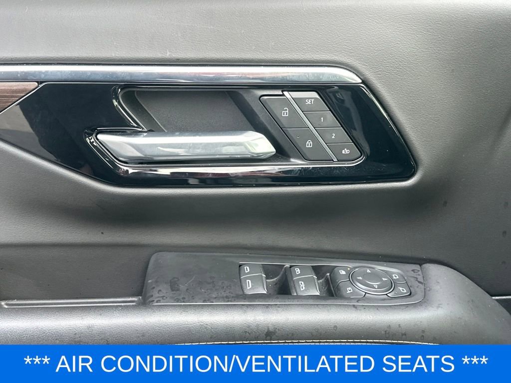 Used 2025 Chevrolet Suburban Premier image 14