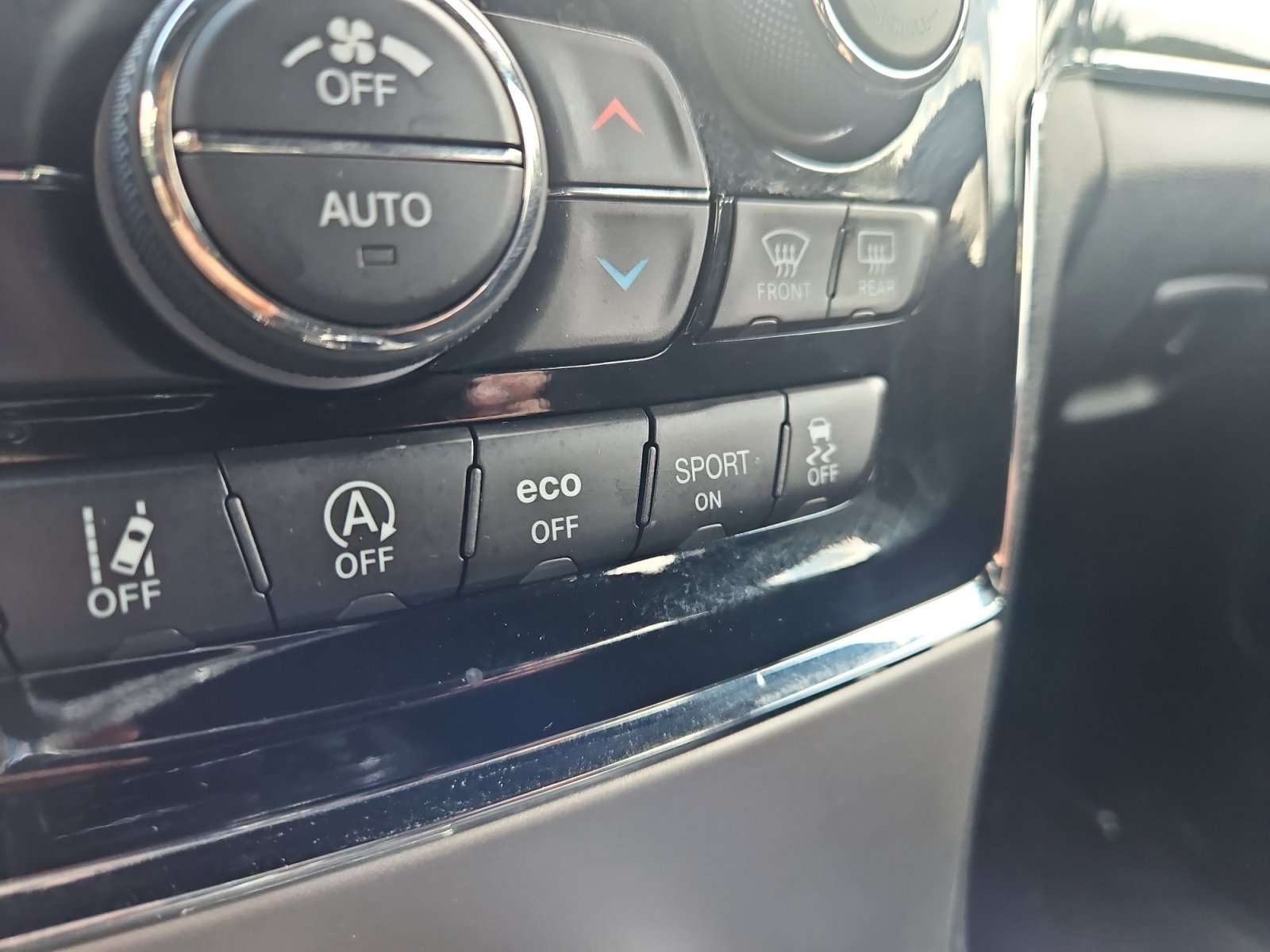 Used 2019 Jeep Grand Cherokee Trailhawk AWD/4WD image 23