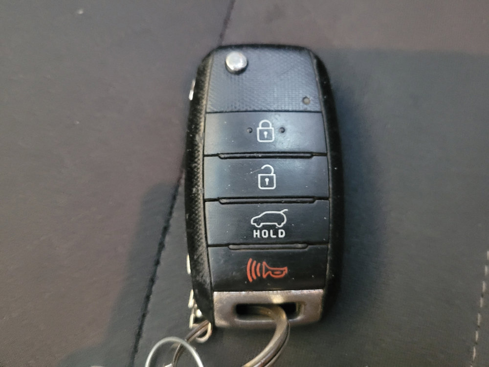 Used 2016 Kia Sorento L image 32