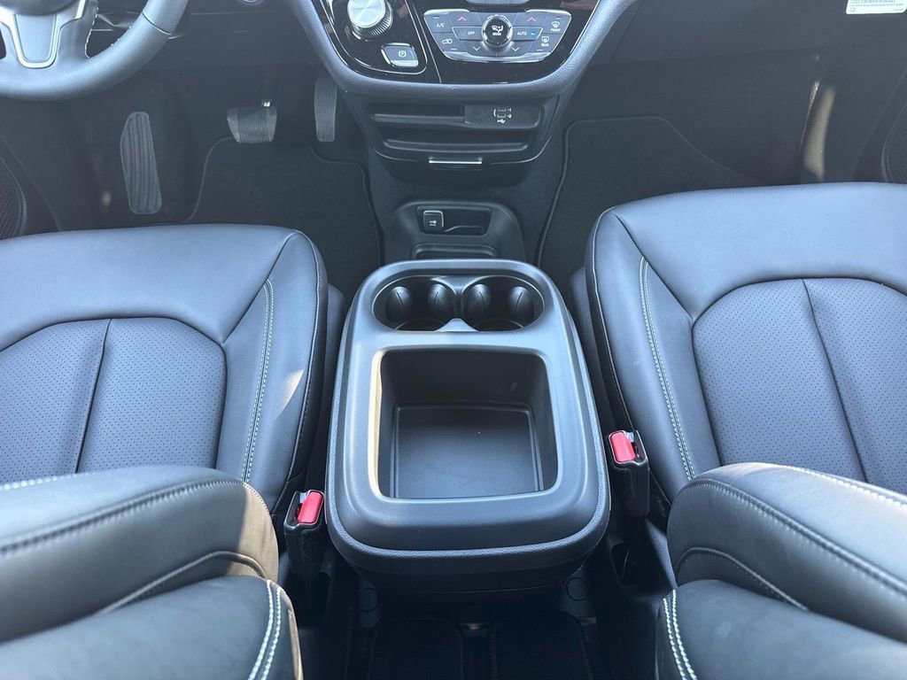 New 2026 Chrysler Pacifica Select AWD/4WD image 18