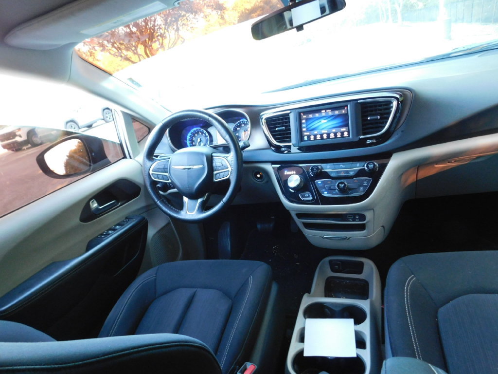 Used 2020 Chrysler Voyager LX w/ Cold Weather Group FWD image 2