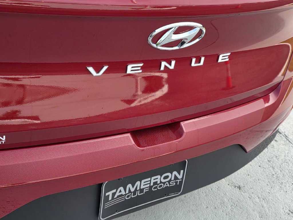 Used 2023 Hyundai Venue Limited w/ Cargo Package FWD image 26