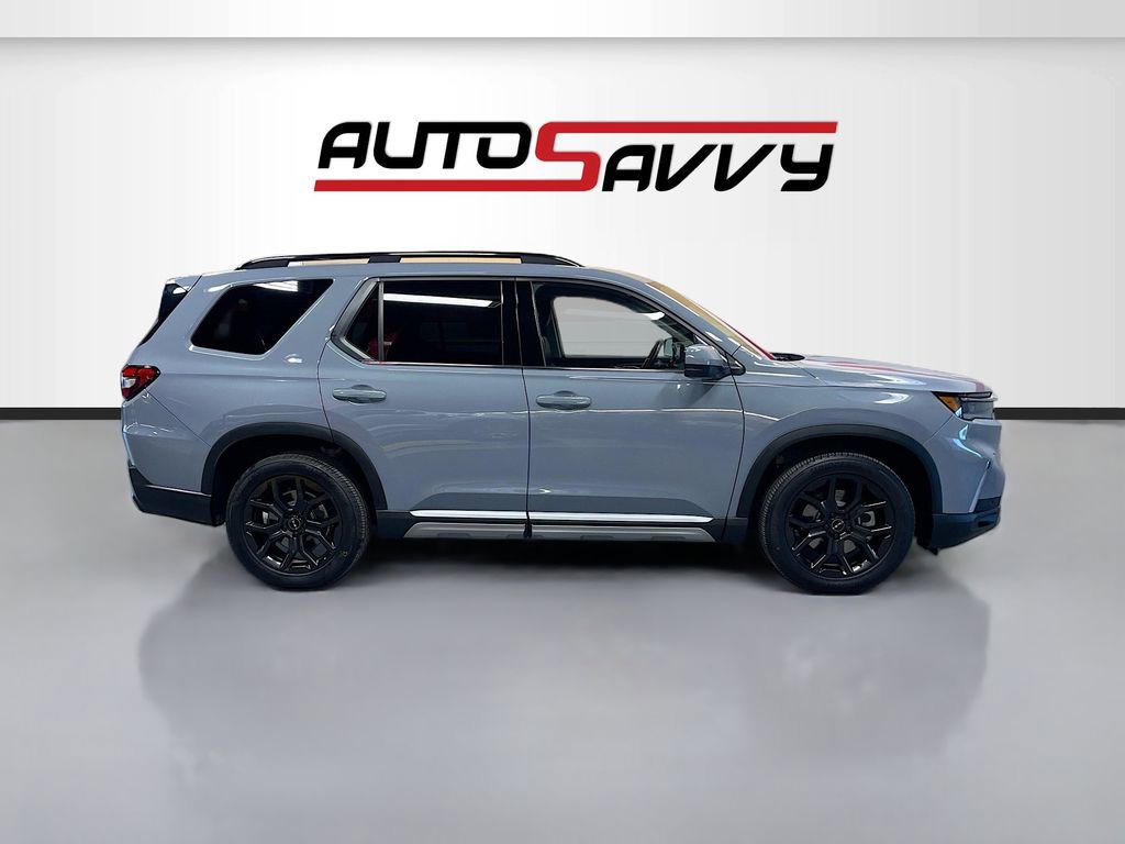 Used 2025 Honda Pilot Touring image 8