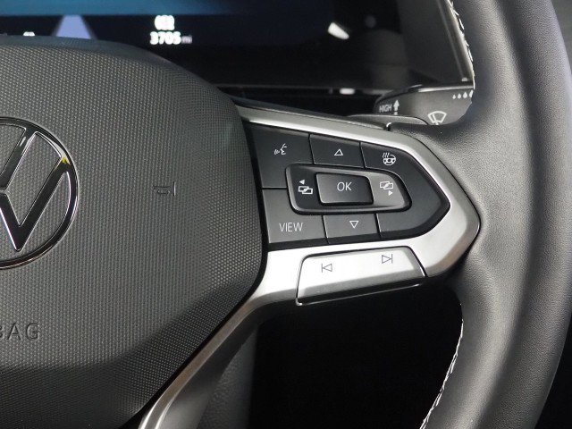 Used 2024 Volkswagen Atlas SE w/ Technology Package image 21