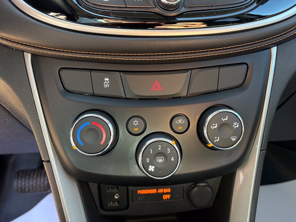 Used 2019 Chevrolet Trax LT w/ LT Convenience Package FWD image 21