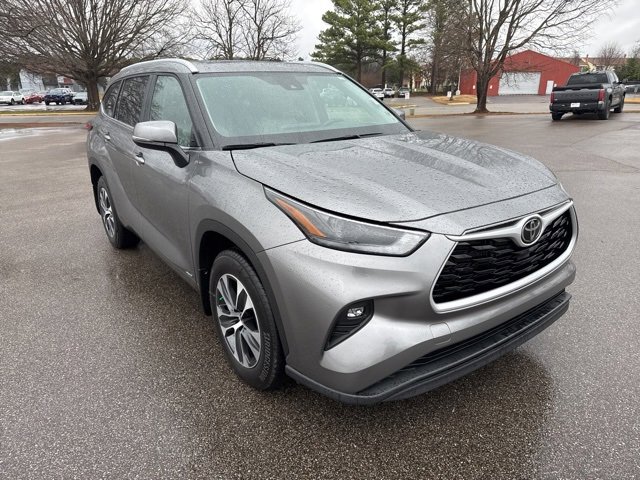 Used 2025 Toyota Highlander XLE image 7