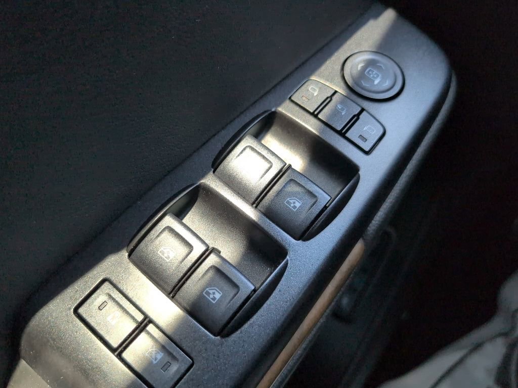 Used 2018 GMC Yukon Denali AWD/4WD image 26
