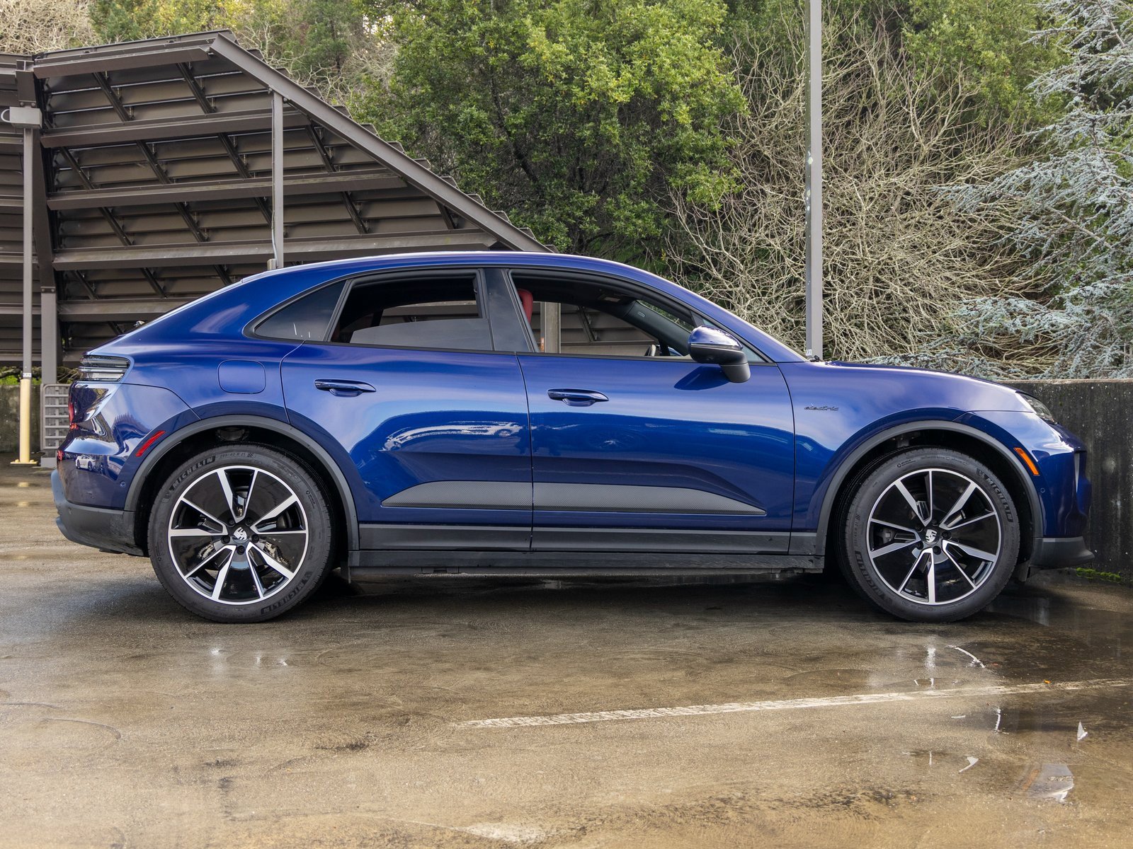 Certified 2024 Porsche Macan 4 Electric image 12