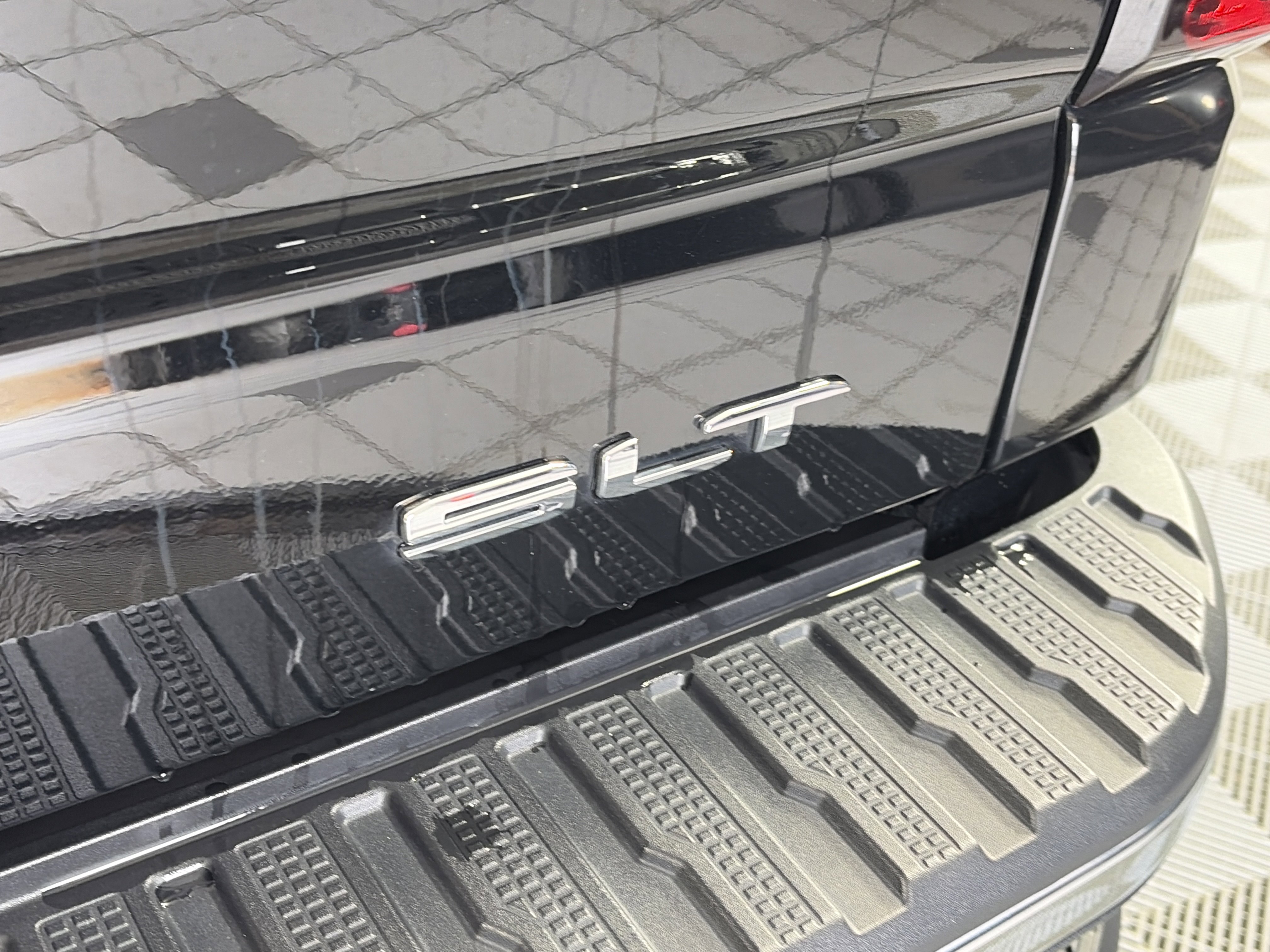 Certified 2024 GMC Sierra 1500 SLT w/ SLT Premium Plus Package AWD/4WD image 17