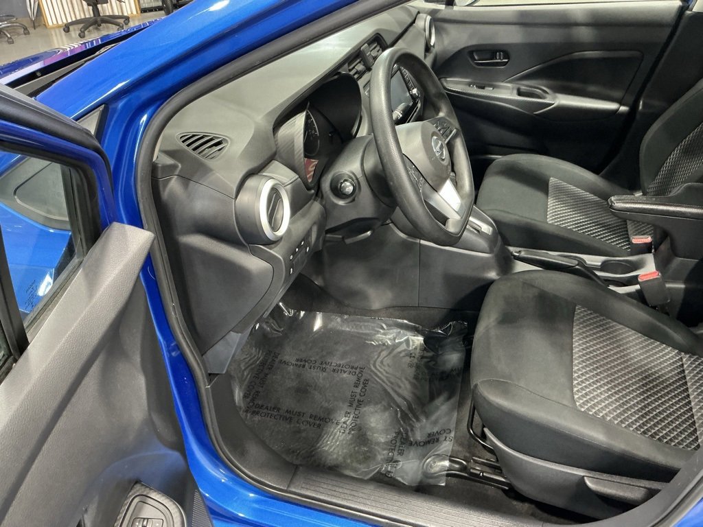 Used 2022 Nissan Versa S image 3