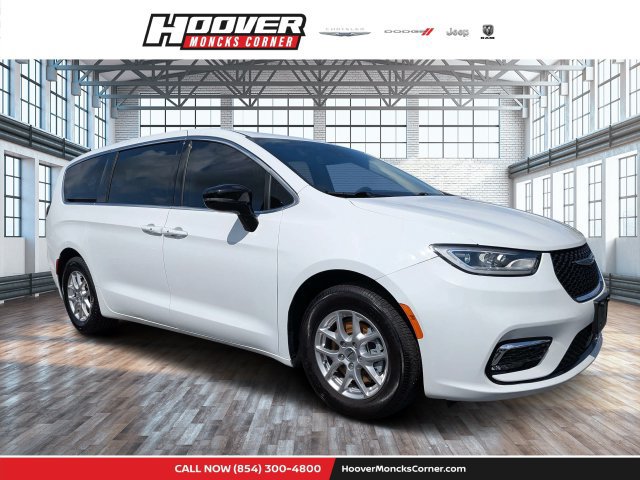 Used 2024 Chrysler Pacifica Touring-L FWD image 1