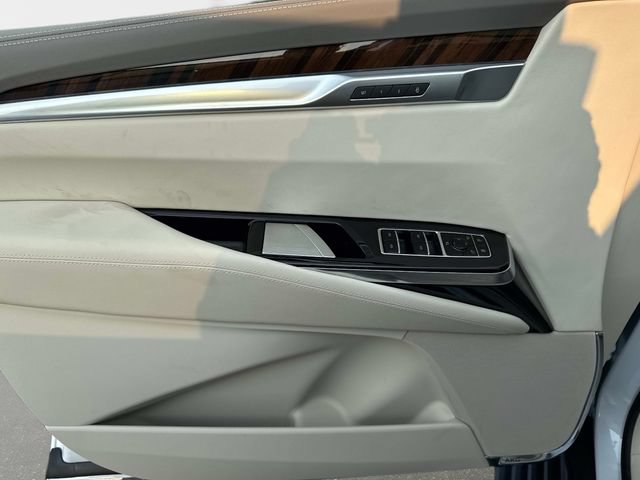 New 2026 Cadillac Escalade Platinum Sport w/ LPO, ONYX Package AWD/4WD image 19