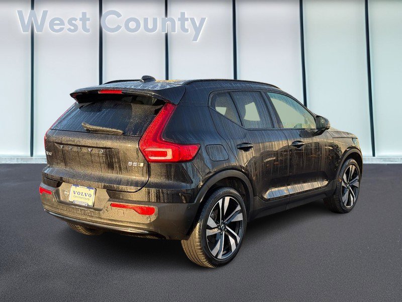 Certified 2023 Volvo XC40 B5 Ultimate w/ Protection Package Premier image 2