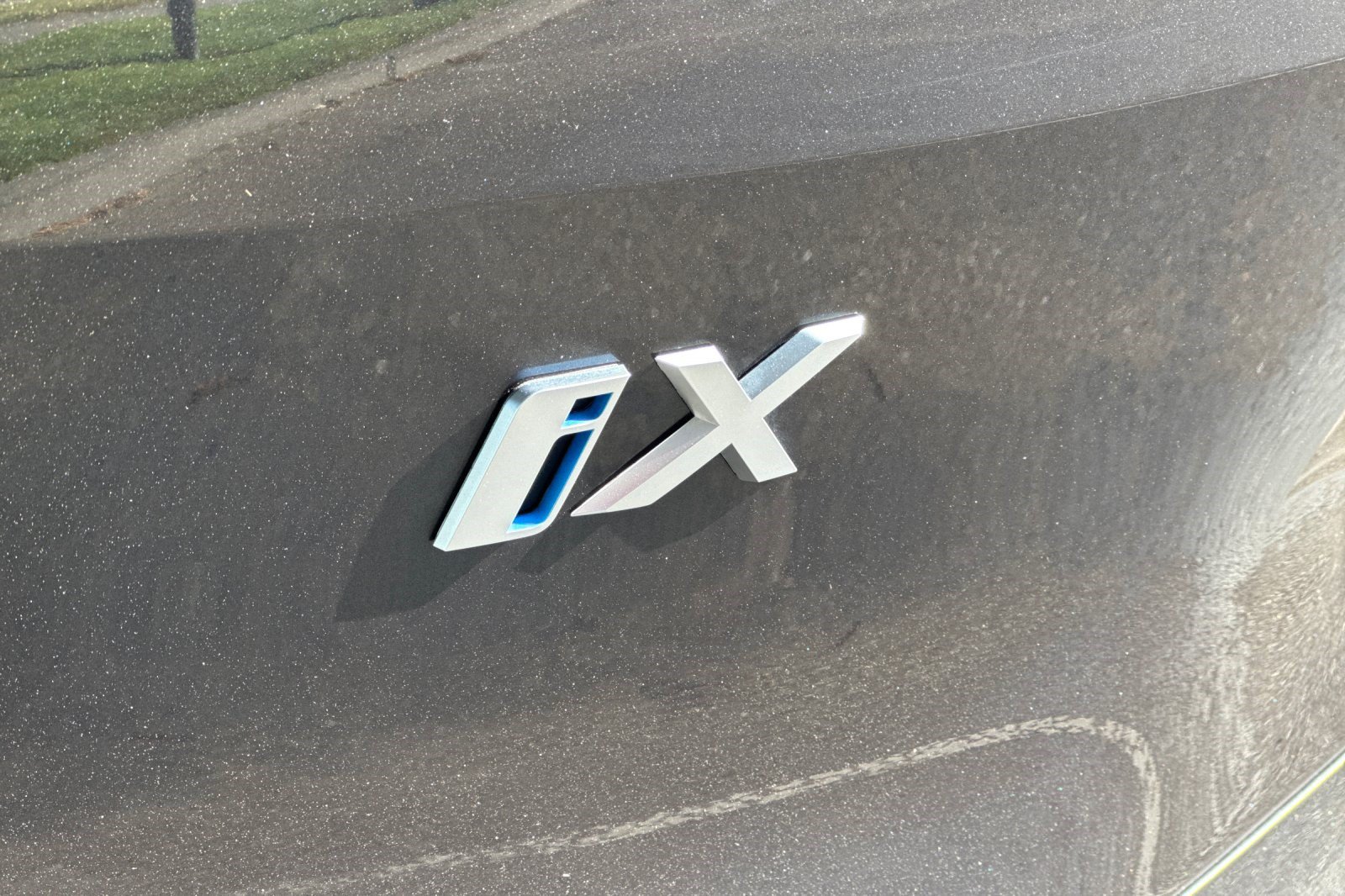 Used 2024 BMW iX xDrive50 w/ Sport Package AWD/4WD image 40