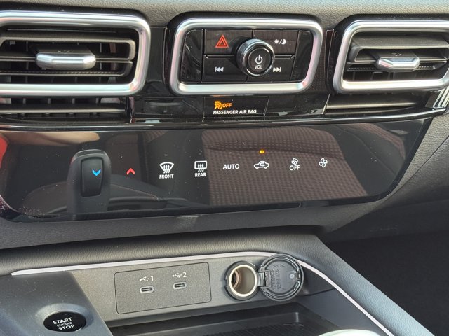 New 2026 Nissan Sentra SR w/ Floor Mat Package FWD image 32