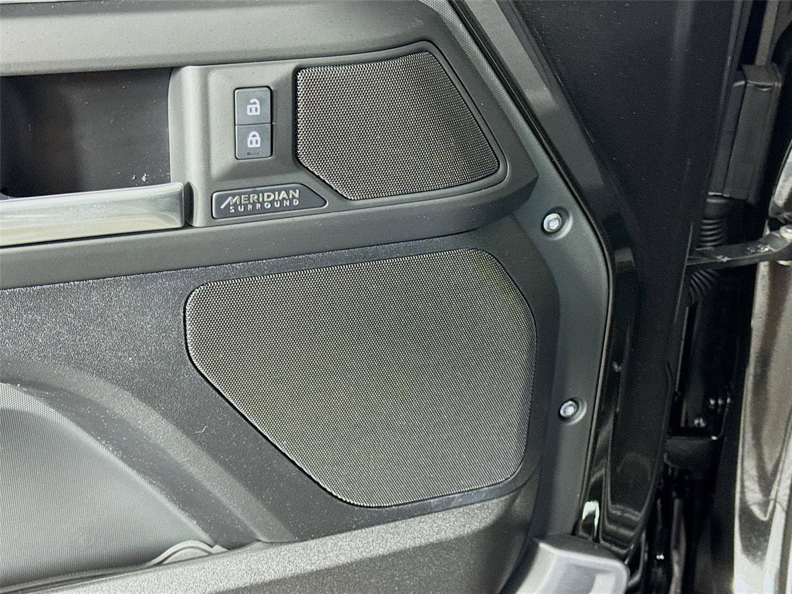 New 2026 Land Rover Defender 110 X-Dynamic SE AWD/4WD image 21