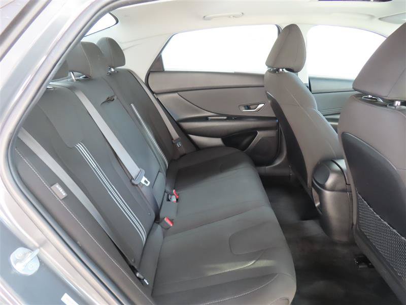 Used 2025 Hyundai Elantra SEL FWD image 32