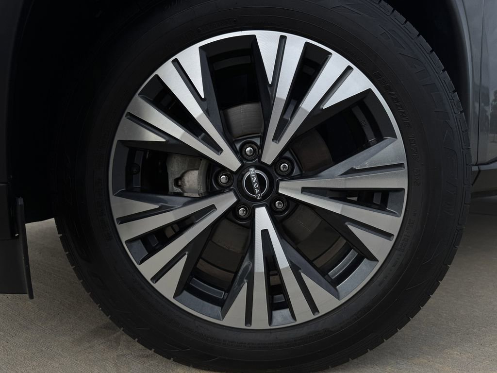 Used 2023 Nissan Rogue SV AWD/4WD image 9