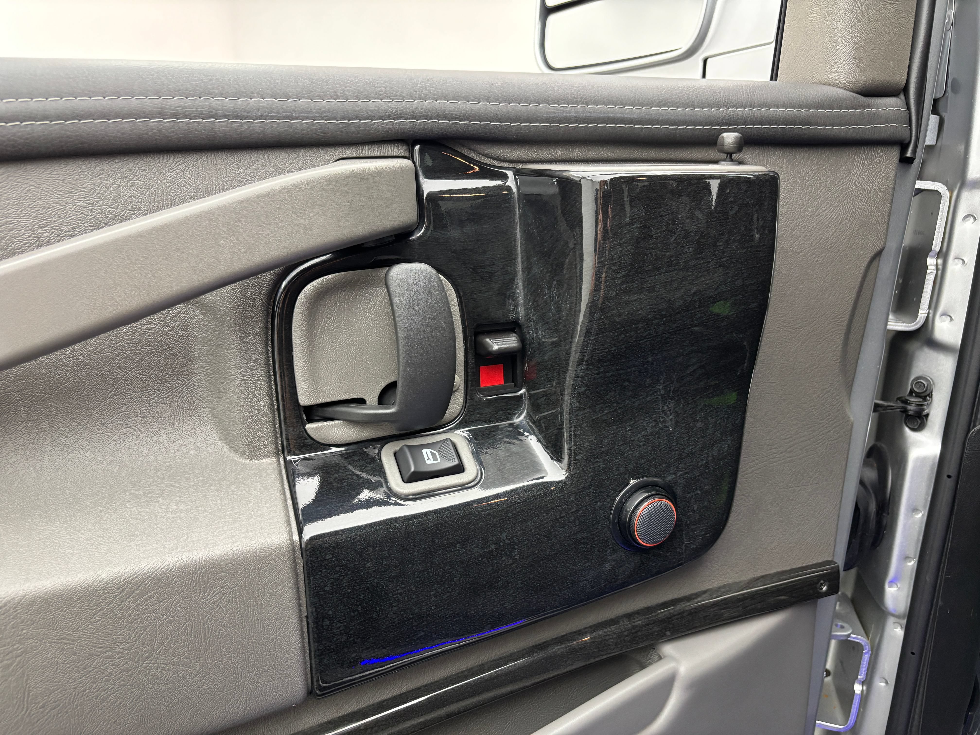 Used 2025 Chevrolet Express 2500 w/ Driver Convenience Package RWD image 18
