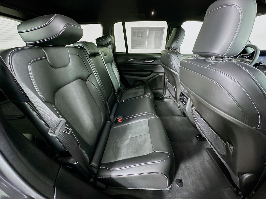 Certified 2024 Jeep Grand Cherokee Altitude image 38