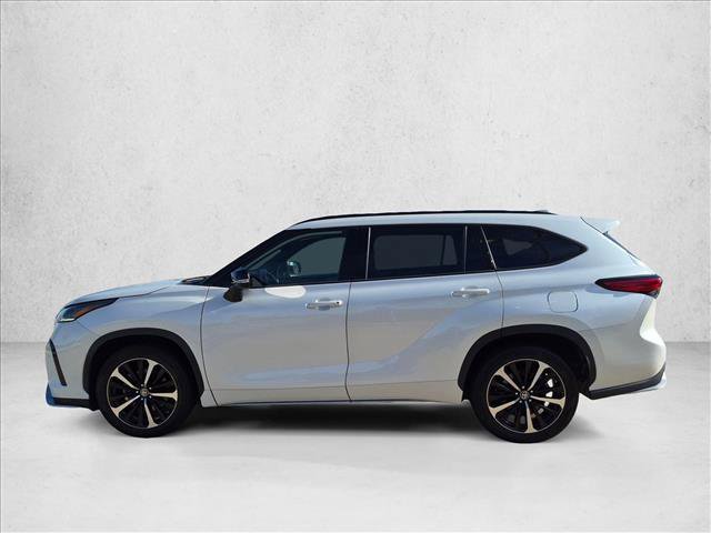 Used 2021 Toyota Highlander XSE FWD image 9