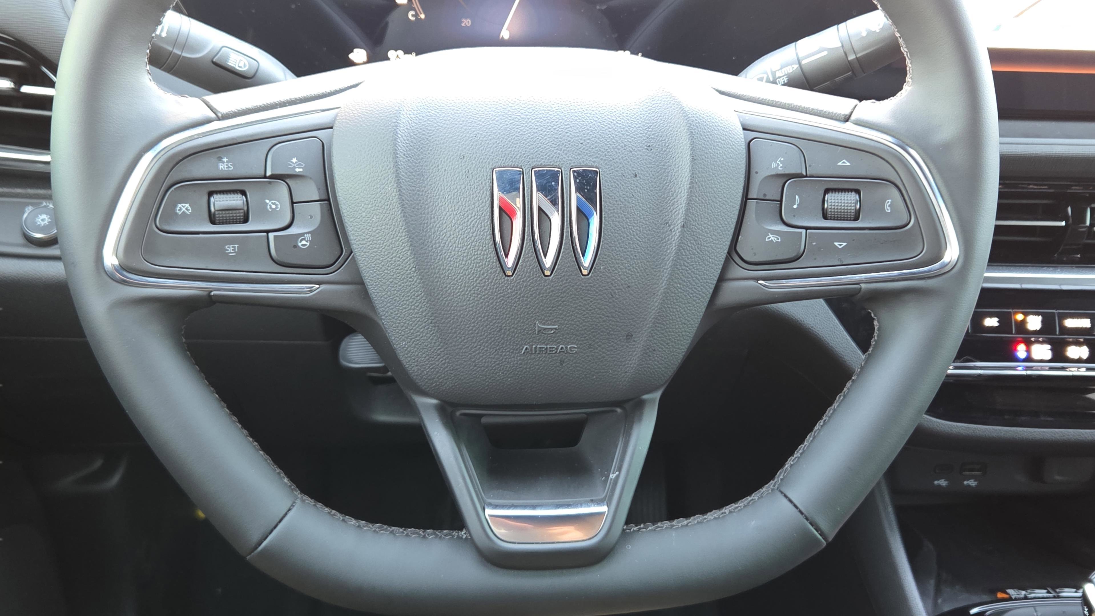 New 2025 Buick Envista Avenir image 13