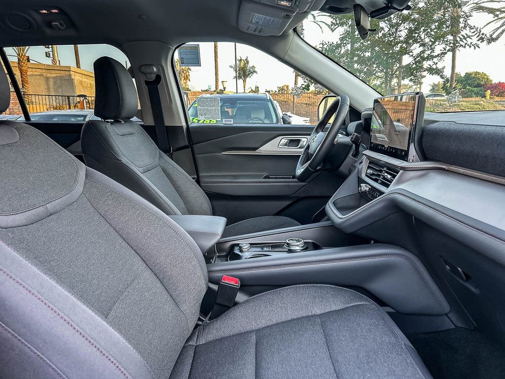 Used 2026 Ford Explorer Active RWD image 21