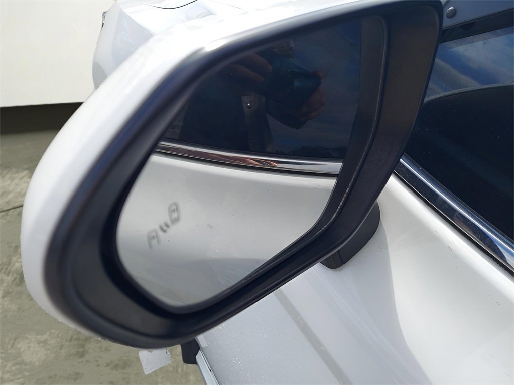 Used 2018 Toyota Camry SE image 14