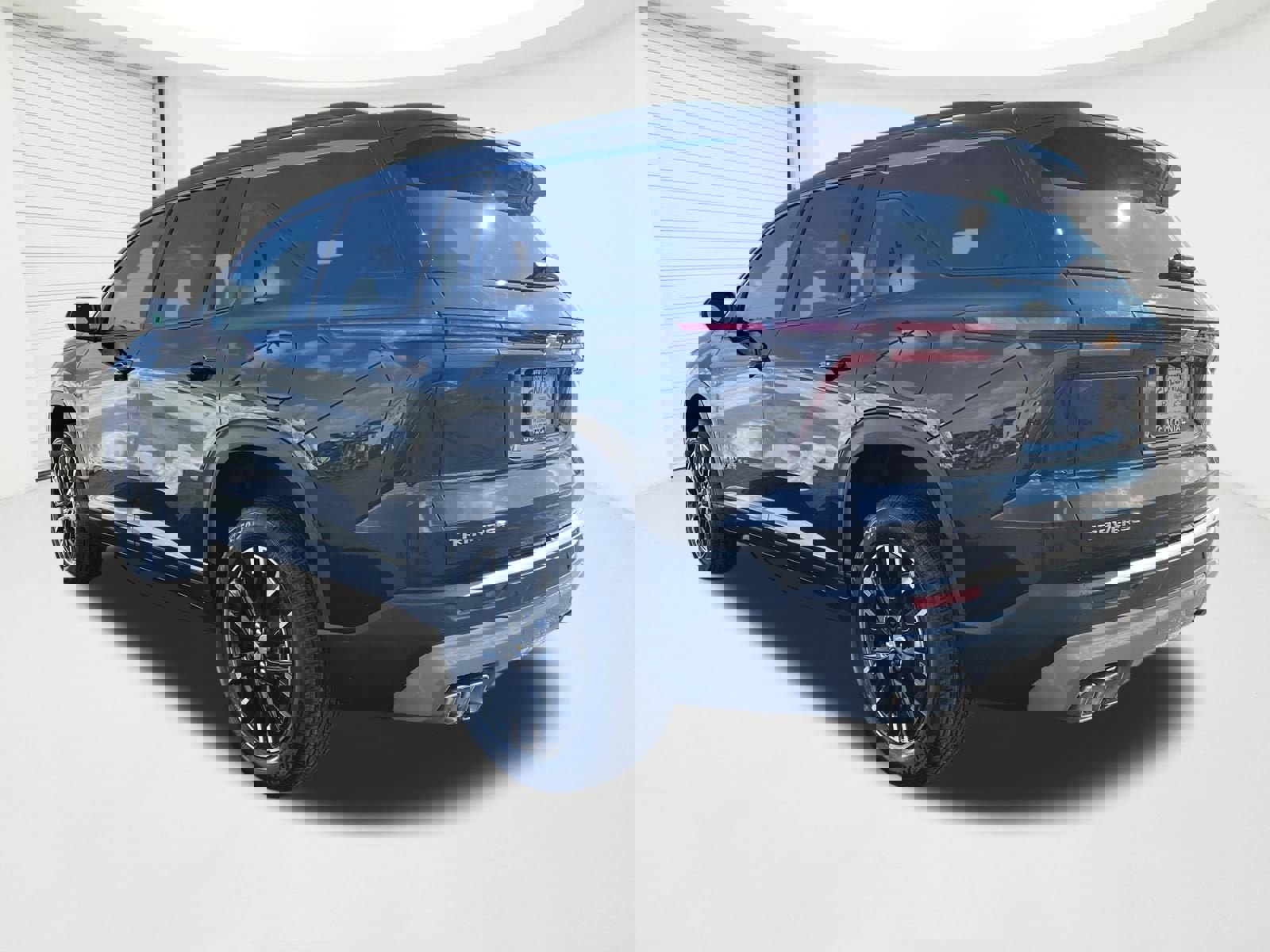 New 2026 Chevrolet Traverse LT w/ Sun and Wheel Package image 5