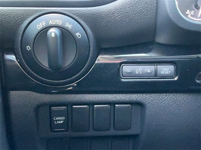 Used 2023 Nissan Titan SV image 26