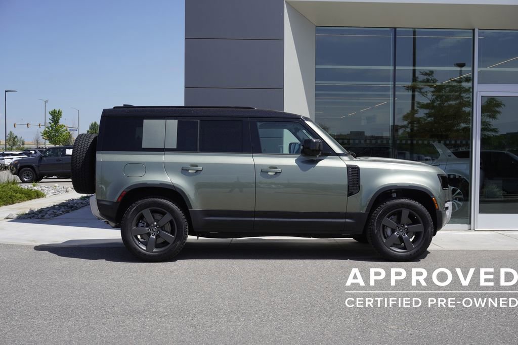 Used 2025 Land Rover Defender 110 S AWD/4WD image 7