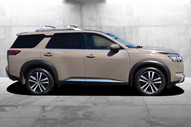 Used 2024 Nissan Pathfinder Platinum w/ Cargo Package AWD/4WD image 5