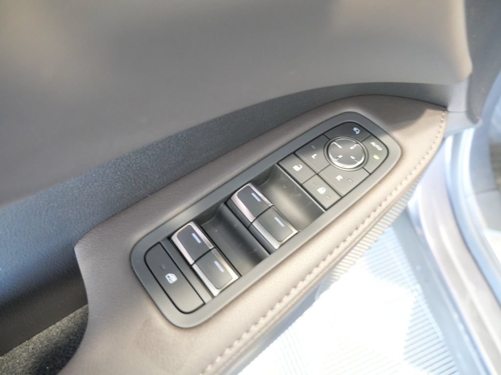 Used 2025 Lexus RX 450h AWD w/ Convenience Package image 17