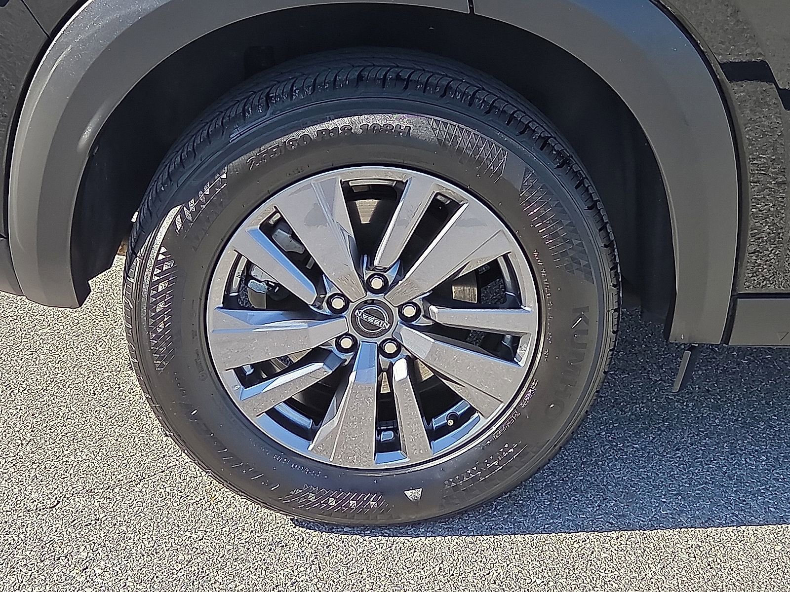 Used 2025 Nissan Pathfinder SV image 7