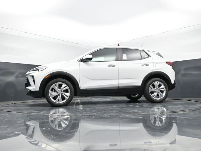 Used 2025 Buick Encore GX Preferred AWD/4WD image 47